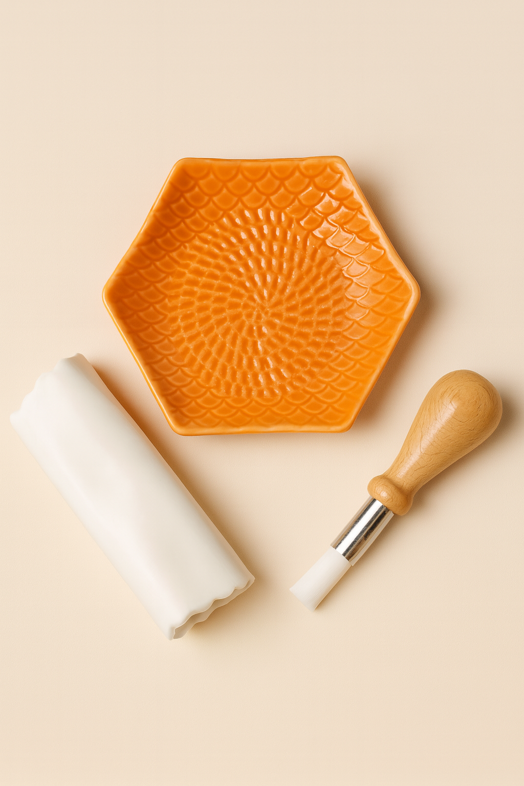Ceramic Grating Plate (Includes Garlic Peeler & Brush)