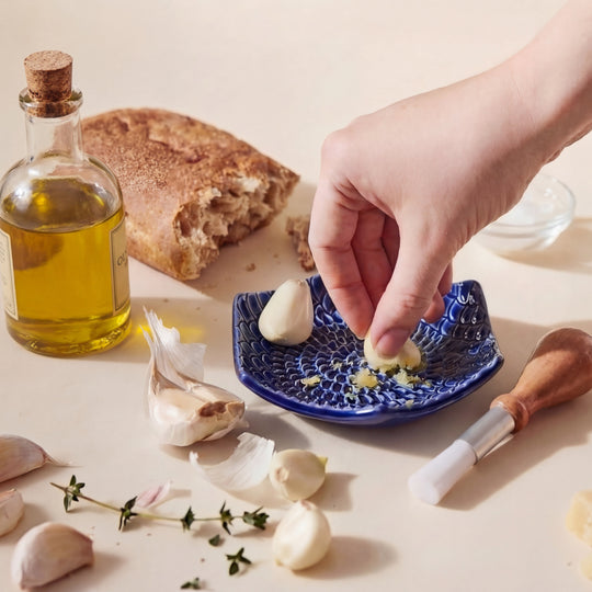 Ceramic Grating Plate (Includes Garlic Peeler & Brush)