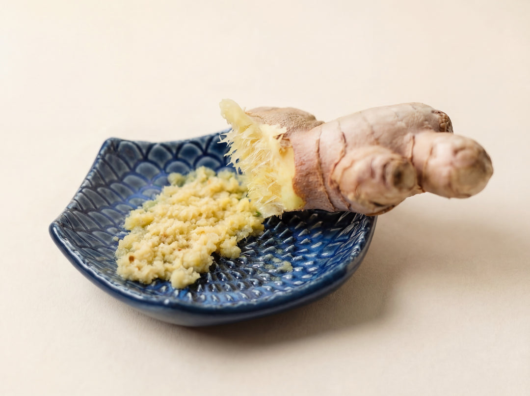 Ceramic Grating Plate (Includes Garlic Peeler & Brush)