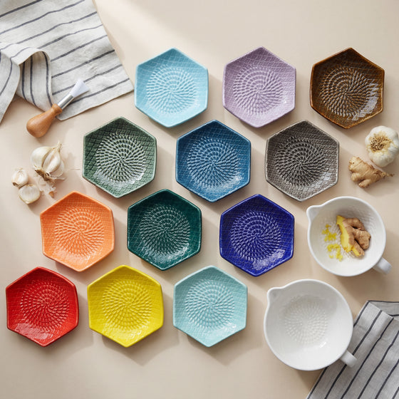 Ceramic Grating Plate (Includes Garlic Peeler & Brush)