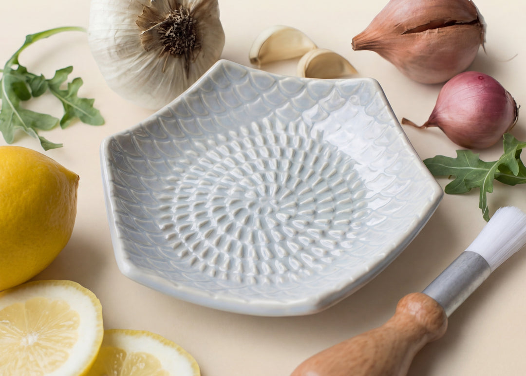 Ceramic Grating Plate (Includes Garlic Peeler & Brush)