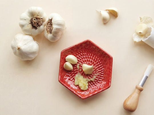 Ceramic Grating Plate (Includes Garlic Peeler & Brush)