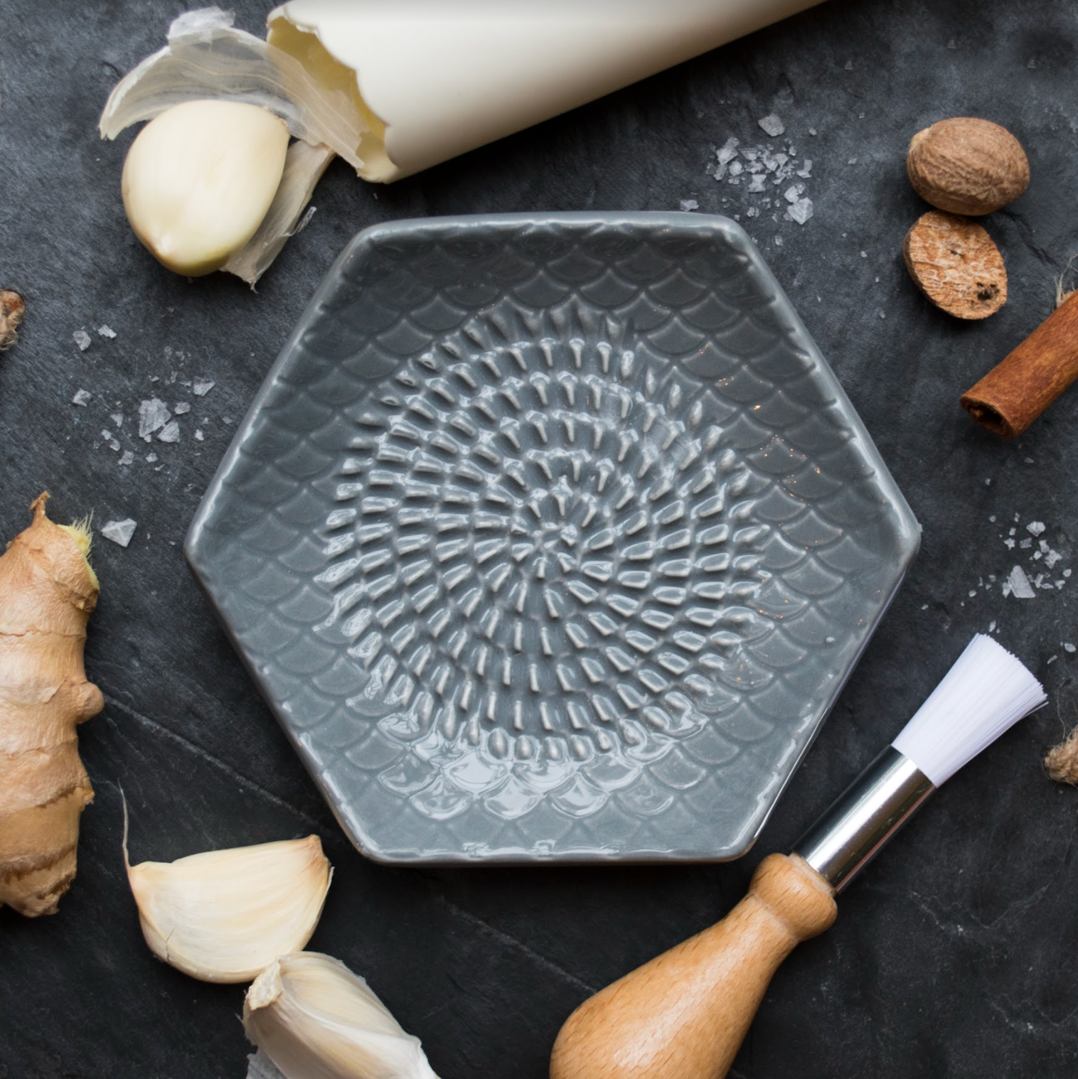 HAND CRAFTED CERAMIC GARLIC GRATER SET